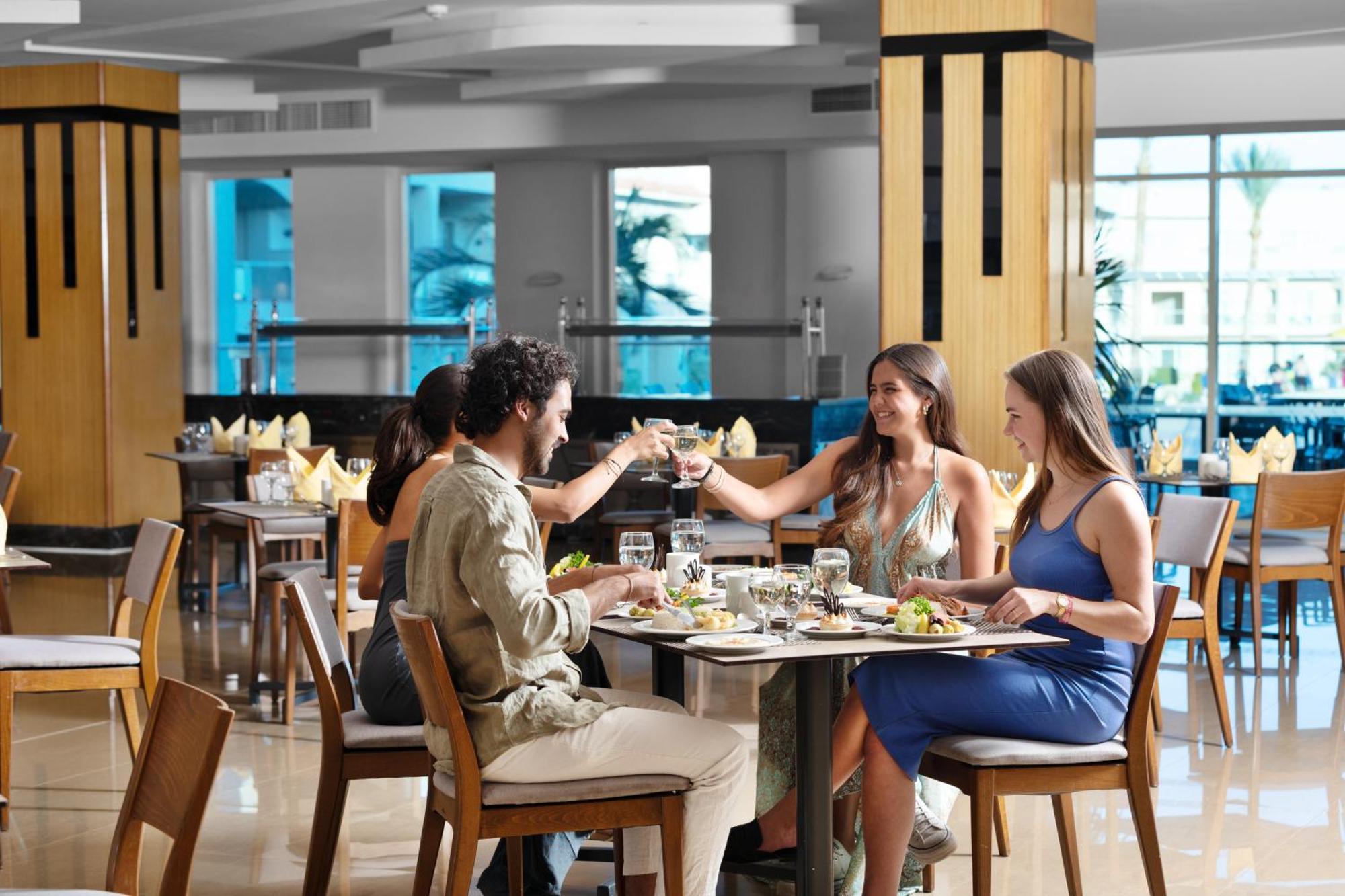 Pickalbatros Royal Moderna Sharm "Aqua Park" Hotel Exterior photo The restaurant